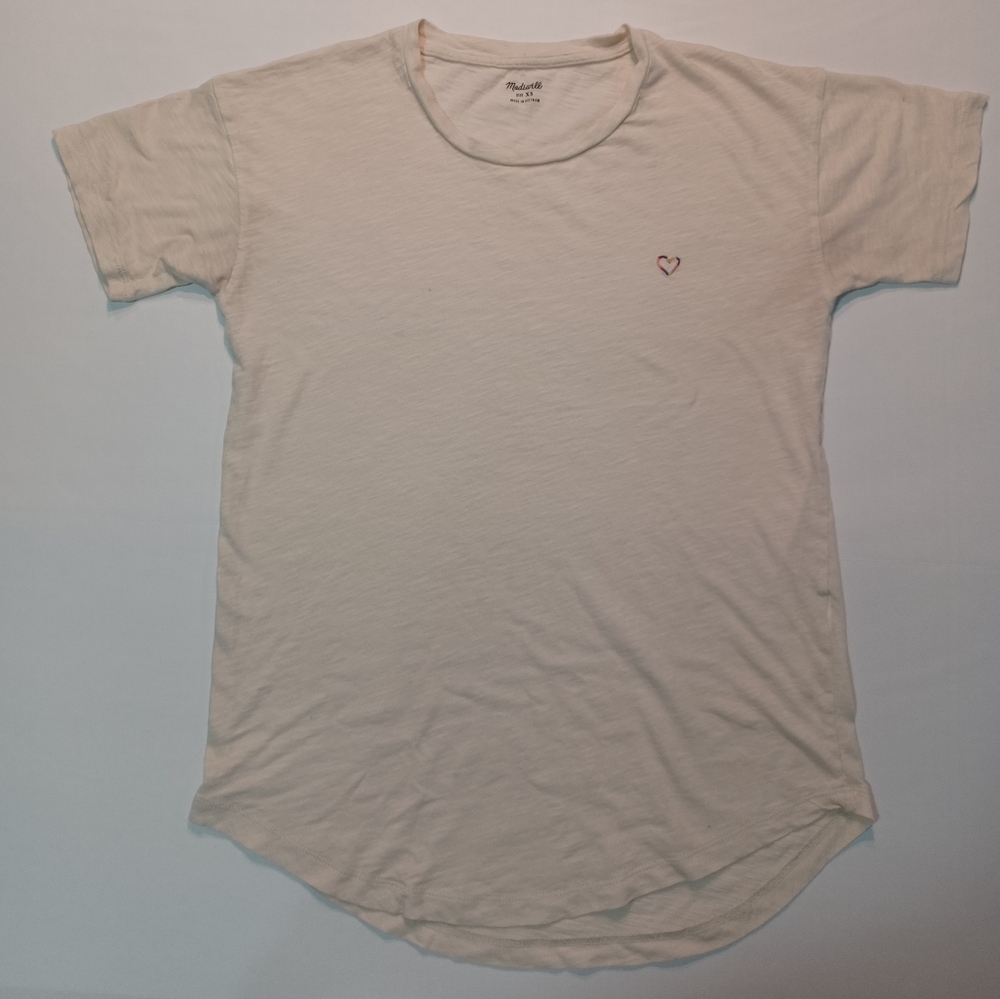 💛❤️🧡 Madewell Cream T-Shirt with Heart Embroidery